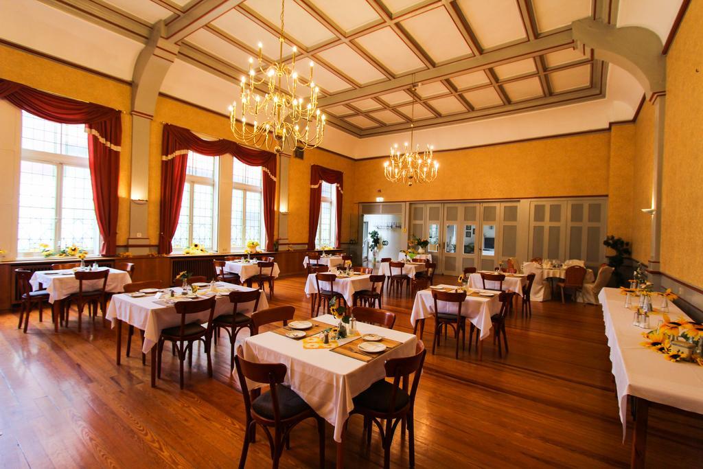 Hotel Deutsches Haus Нортгайм Екстер'єр фото